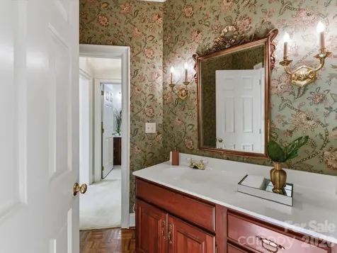 2831 Sharon View Road Charlotte NC 28210