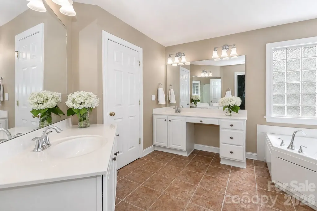 9933 Nicole Lane Charlotte NC 28269