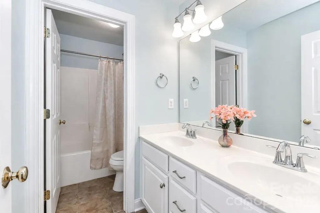 9933 Nicole Lane Charlotte NC 28269