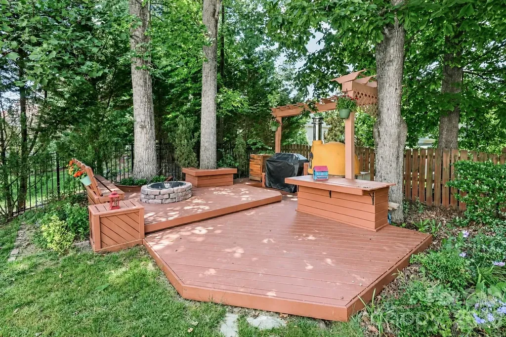 9933 Nicole Lane Charlotte NC 28269