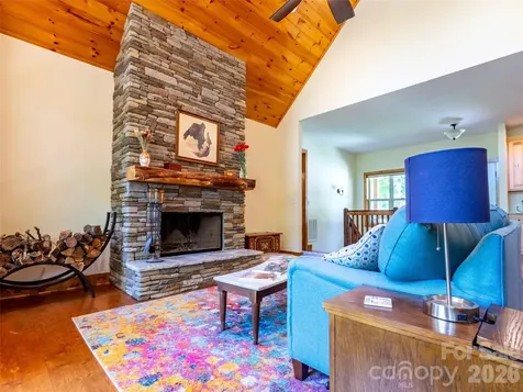 86 Crossings Circle Fairview NC 28730