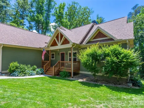86 Crossings Circle Fairview NC 28730