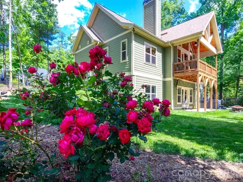 86 Crossings Circle Fairview NC 28730