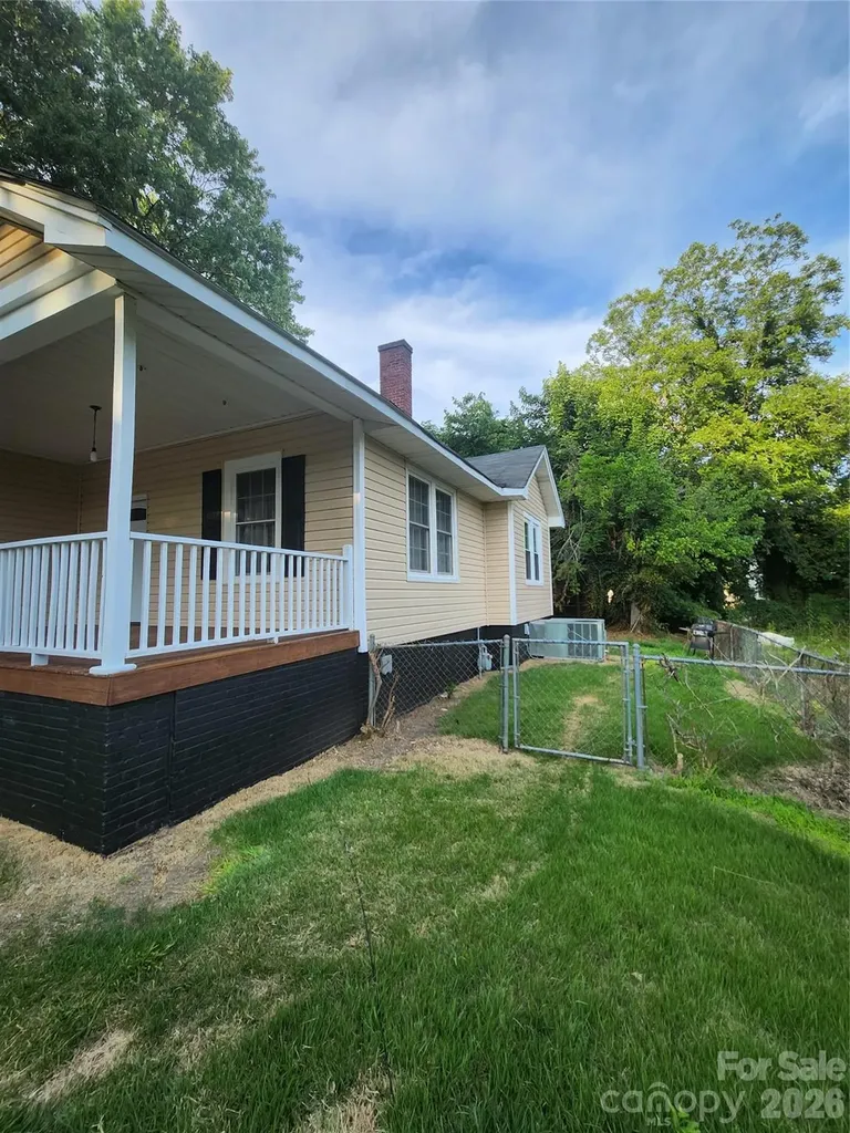 106 N Liberty Street Gastonia NC 28052