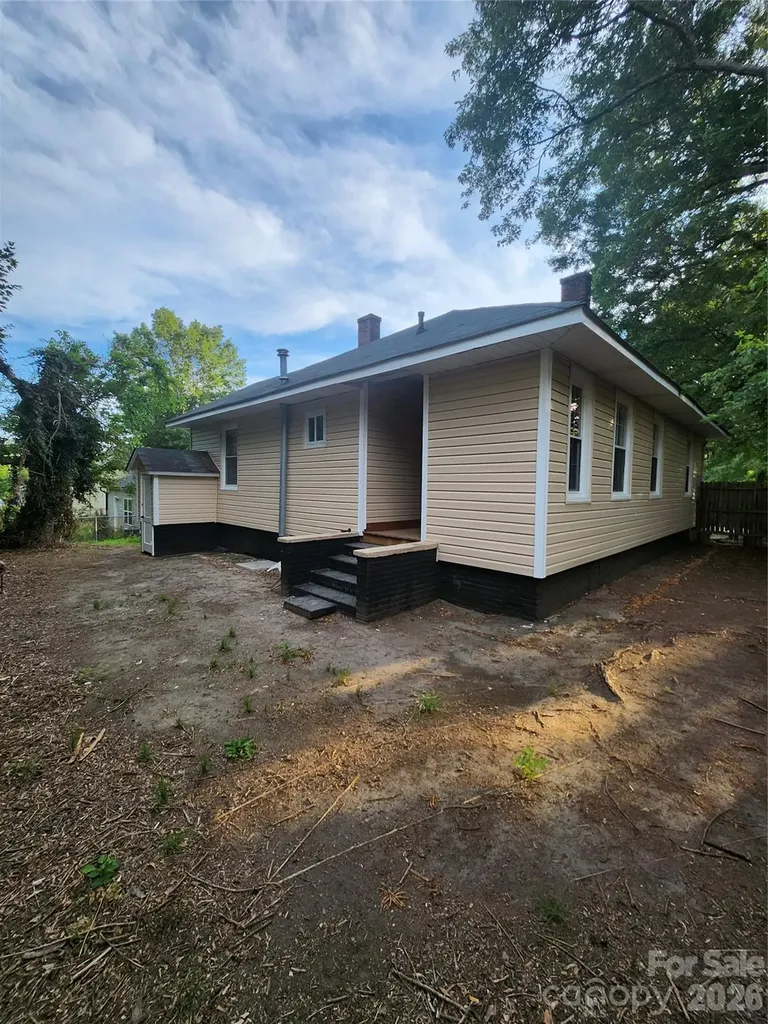 106 N Liberty Street Gastonia NC 28052