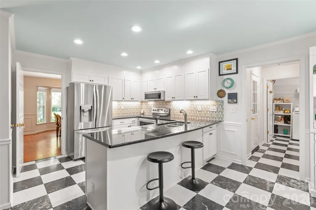 7022 Rocky Falls Road Charlotte NC 28211