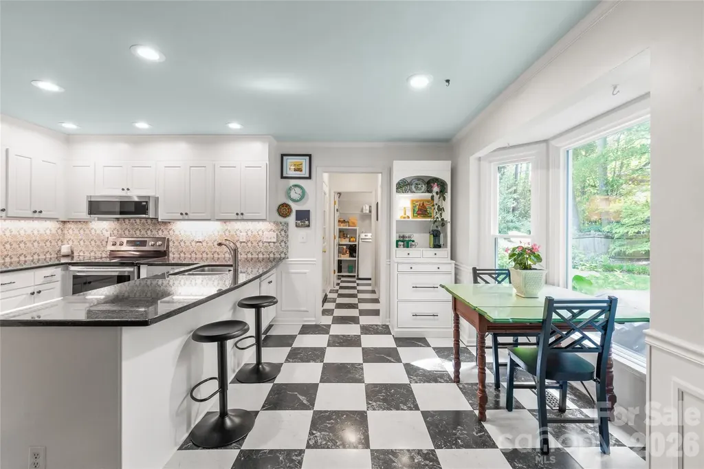 7022 Rocky Falls Road Charlotte NC 28211