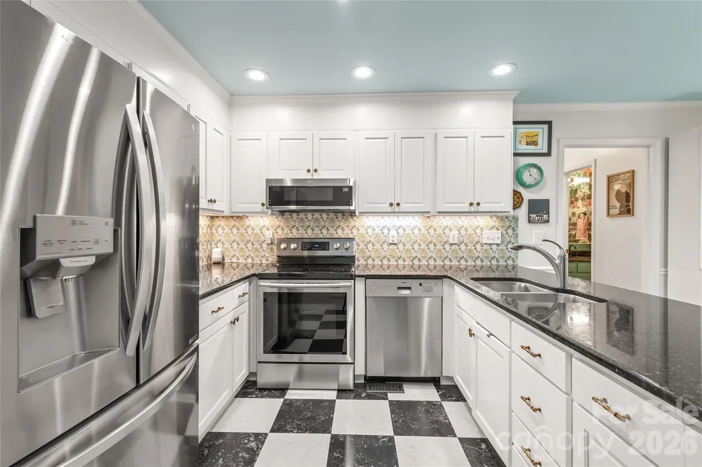 7022 Rocky Falls Road Charlotte NC 28211