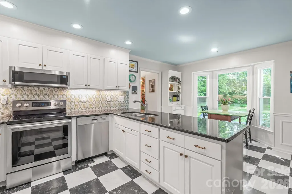 7022 Rocky Falls Road Charlotte NC 28211