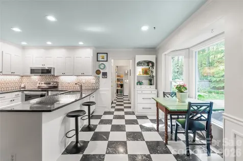 7022 Rocky Falls Road Charlotte NC 28211