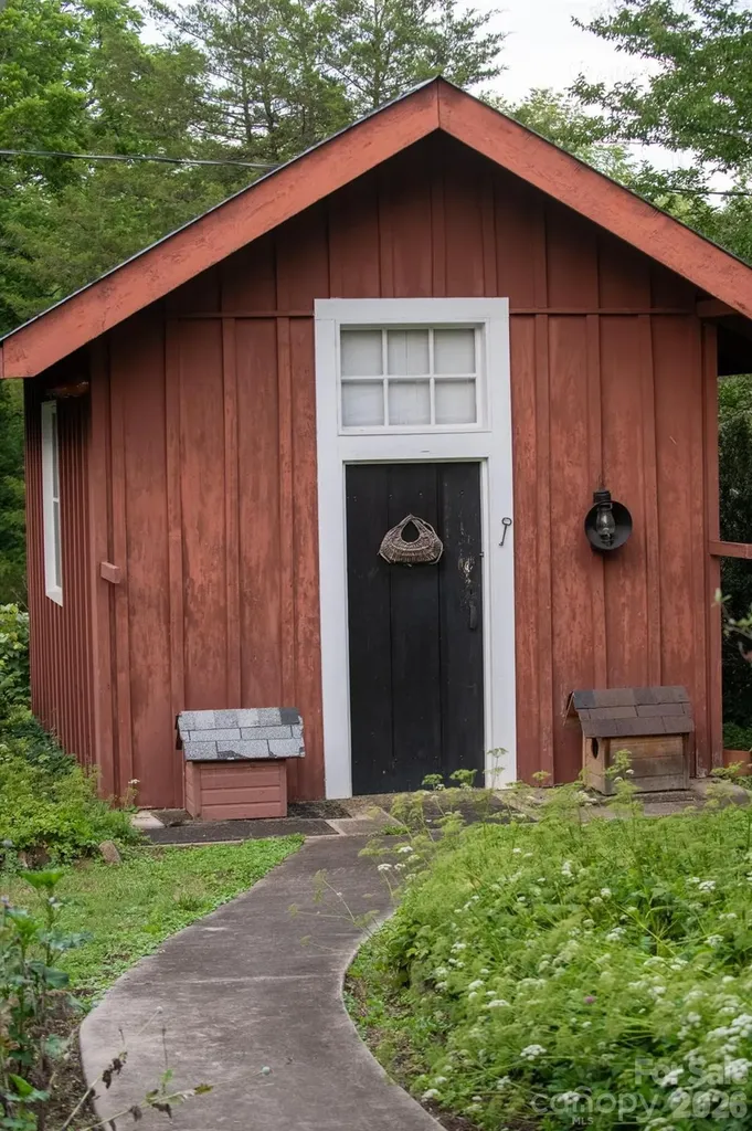 4157 Calico Road Lenoir NC 28645