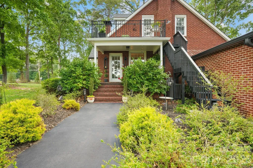 1520 5th Street NE Hickory NC 28601