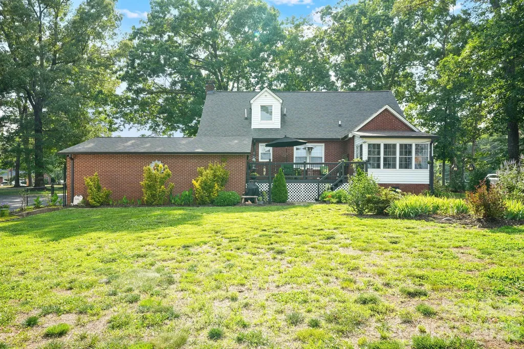 1520 5th Street NE Hickory NC 28601