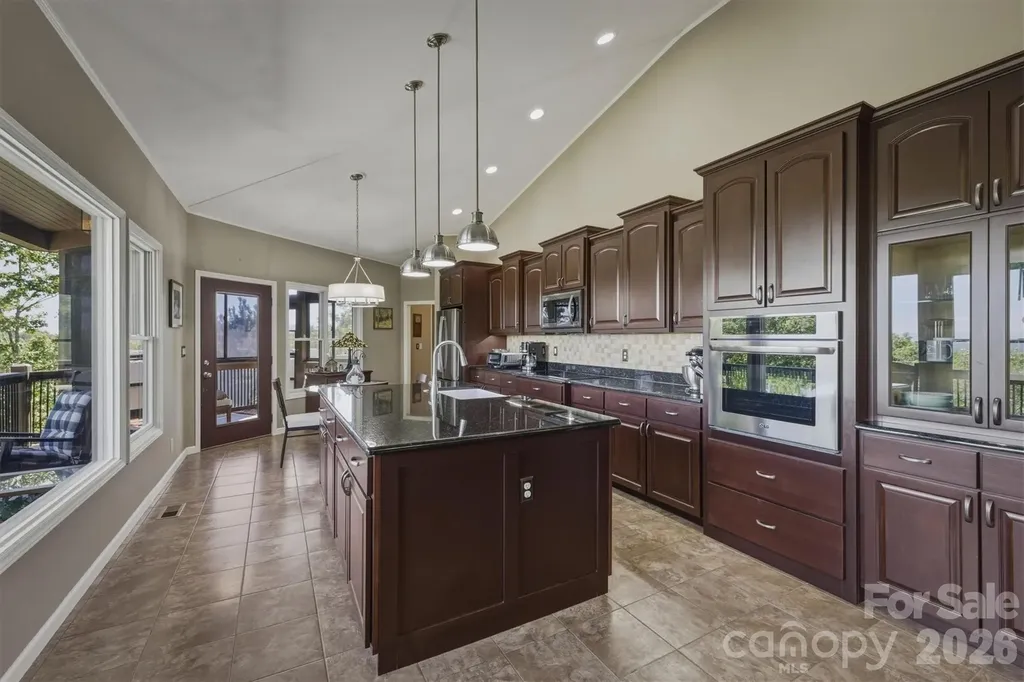 315 Lakeview Trail Nebo NC 28761