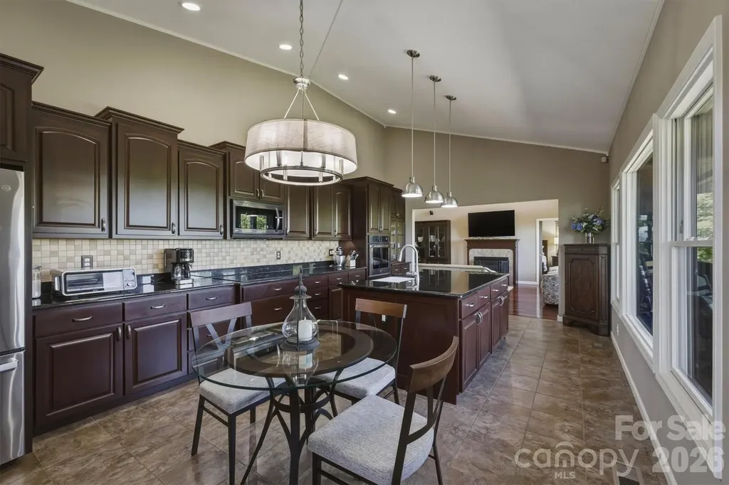 315 Lakeview Trail Nebo NC 28761