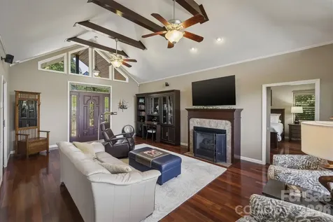 315 Lakeview Trail Nebo NC 28761