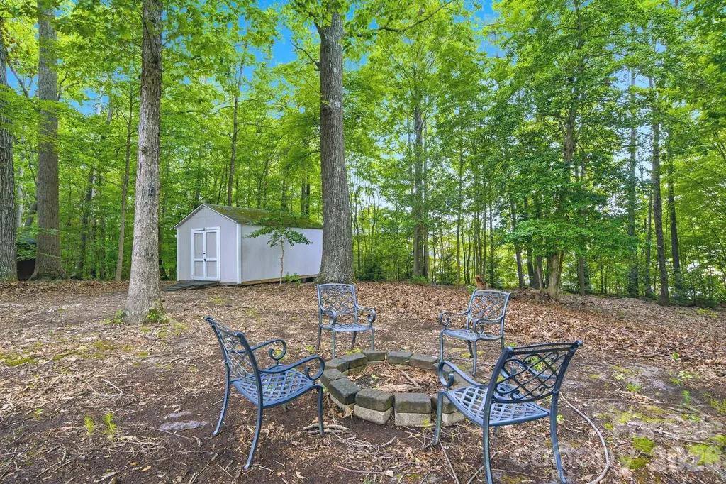 2937 Shady Reach Lane Charlotte NC 28214