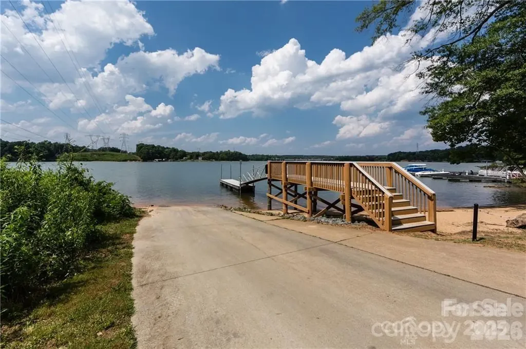 2937 Shady Reach Lane Charlotte NC 28214