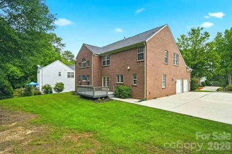 2937 Shady Reach Lane Charlotte NC 28214