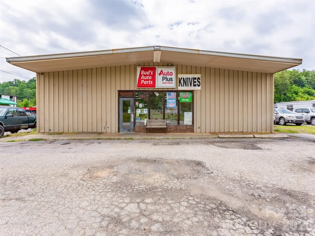 722 E Main Street Burnsville NC 28714
