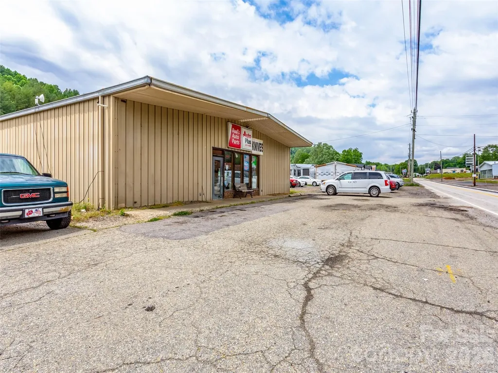 722 E Main Street Burnsville NC 28714