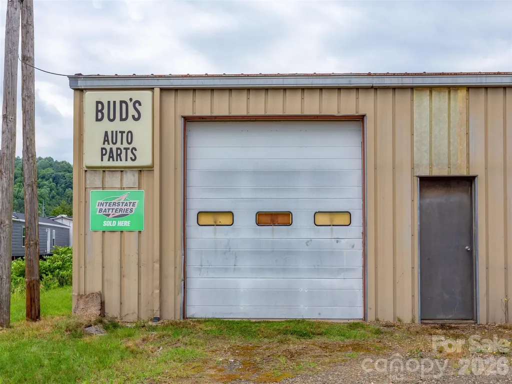 722 E Main Street Burnsville NC 28714