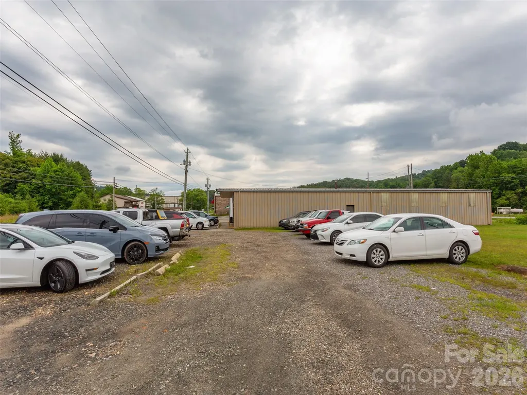 722 E Main Street Burnsville NC 28714