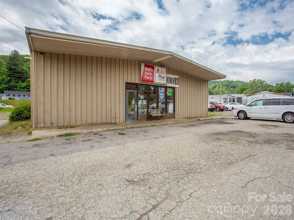 722 E Main Street Burnsville NC 28714