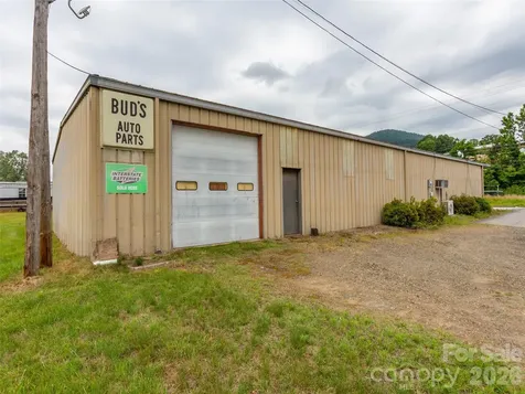 722 E Main Street Burnsville NC 28714
