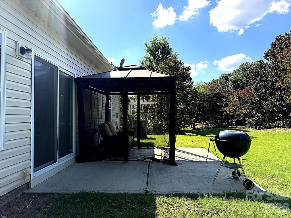 1919 Corriente Court Charlotte NC 28213