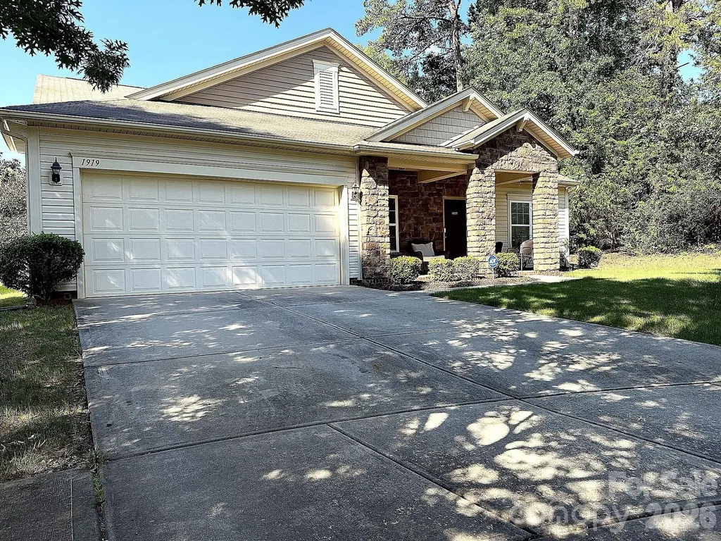 1919 Corriente Court Charlotte NC 28213