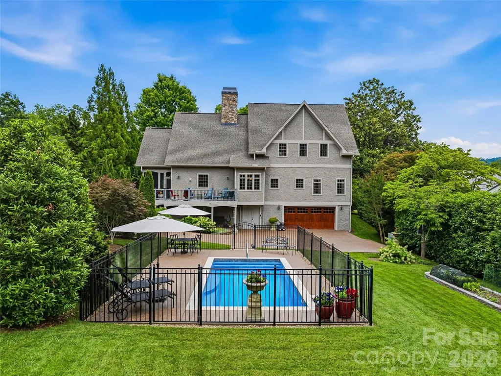76 Edgelawn Road Asheville NC 28804