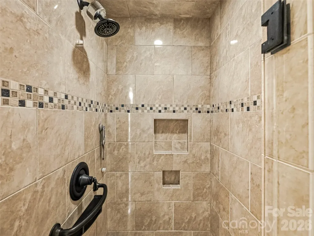 76 Edgelawn Road Asheville NC 28804