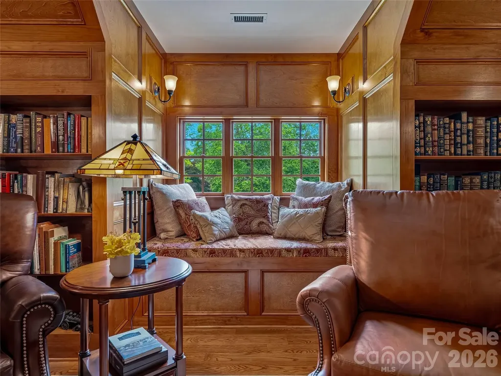76 Edgelawn Road Asheville NC 28804