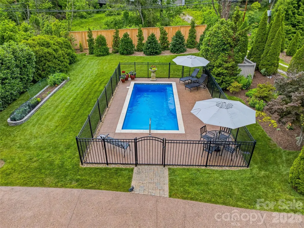 76 Edgelawn Road Asheville NC 28804