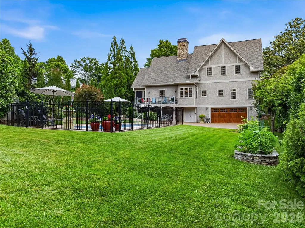 76 Edgelawn Road Asheville NC 28804