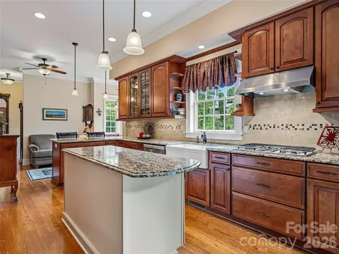 76 Edgelawn Road Asheville NC 28804