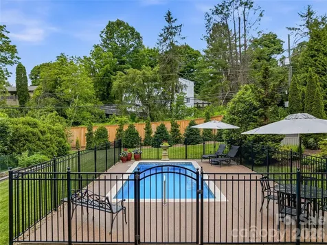 76 Edgelawn Road Asheville NC 28804