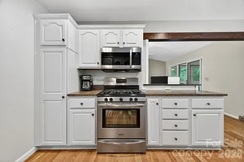 1820 Riverview Court Hendersonville NC 28739