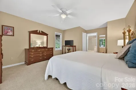 1820 Riverview Court Hendersonville NC 28739