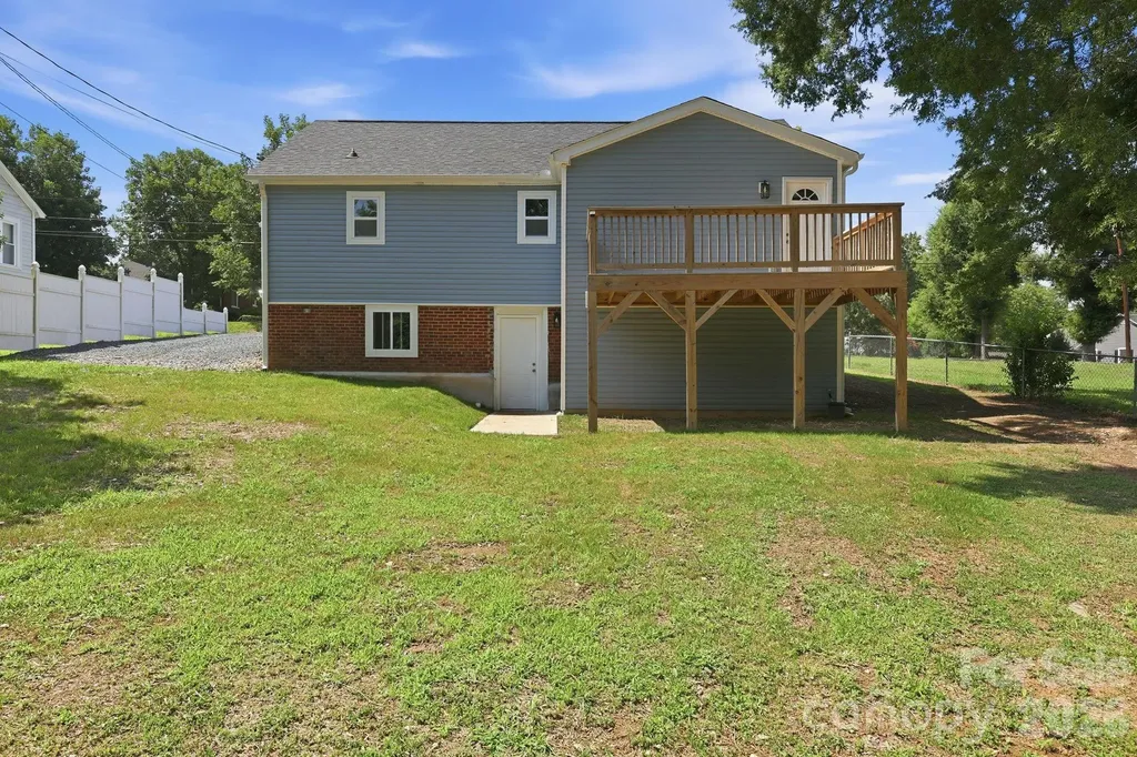 1508 Old Charlotte Road Albemarle NC 28001