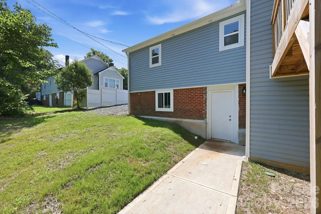 1508 Old Charlotte Road Albemarle NC 28001
