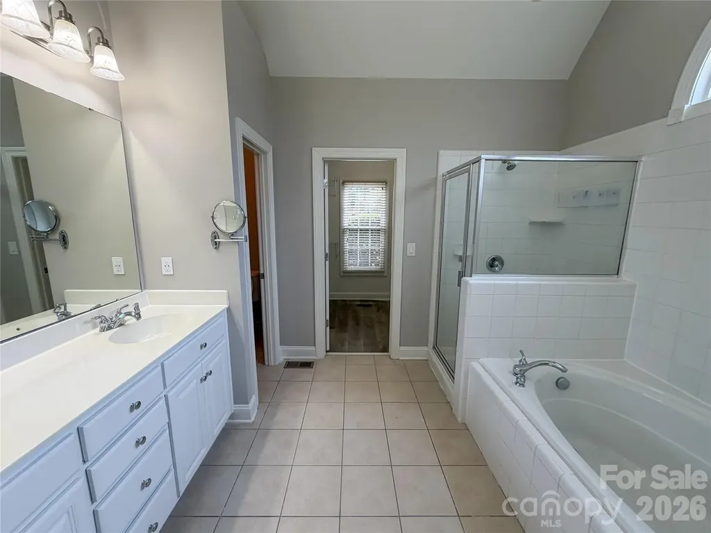 1332 Bershire Lane Charlotte NC 28262