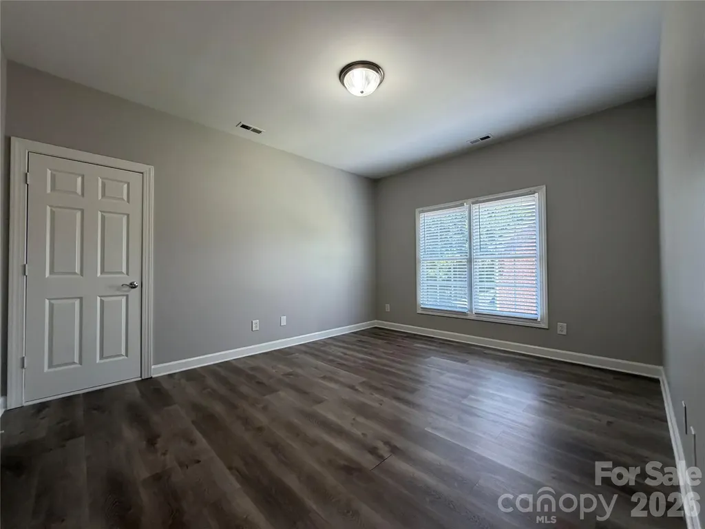1332 Bershire Lane Charlotte NC 28262