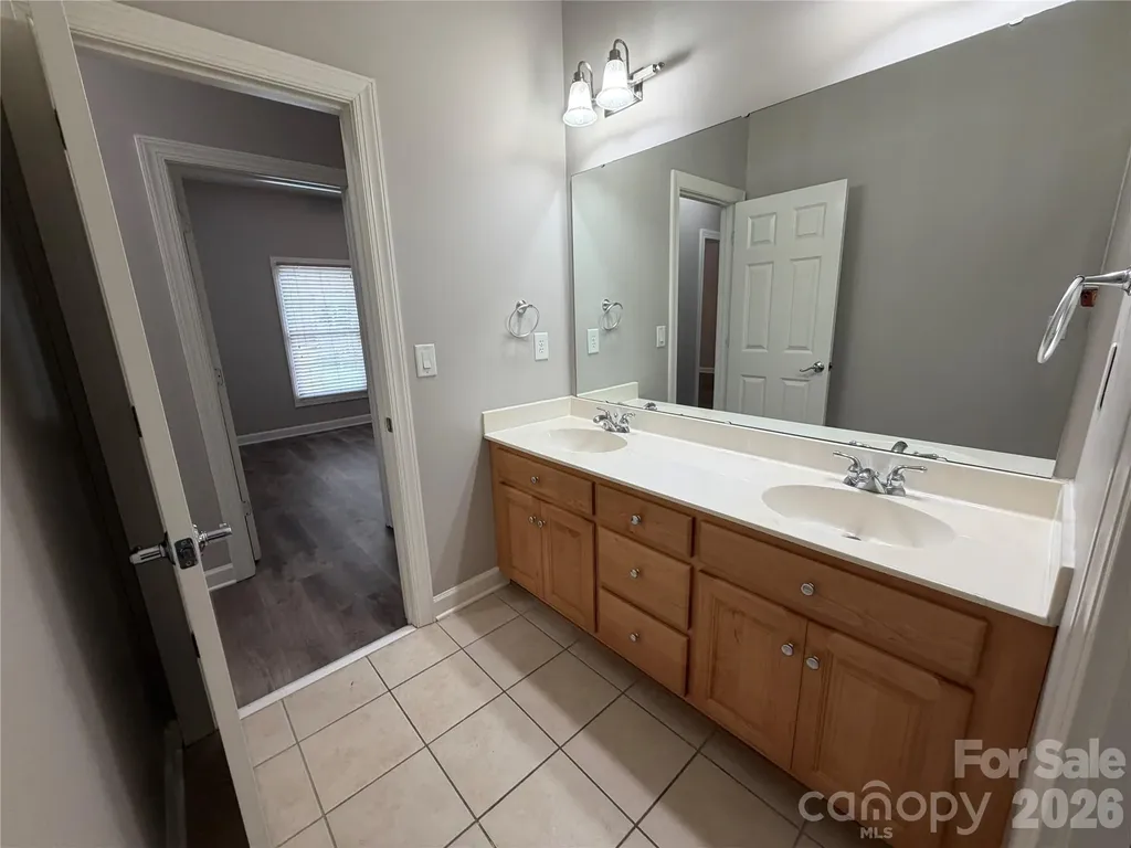 1332 Bershire Lane Charlotte NC 28262