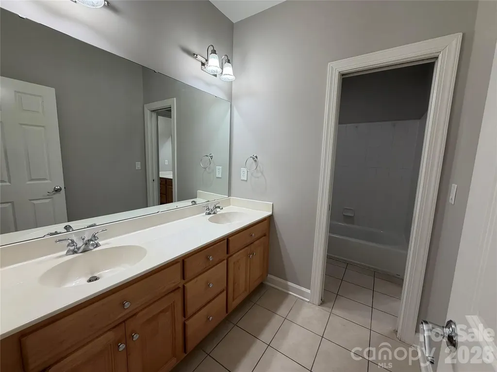 1332 Bershire Lane Charlotte NC 28262