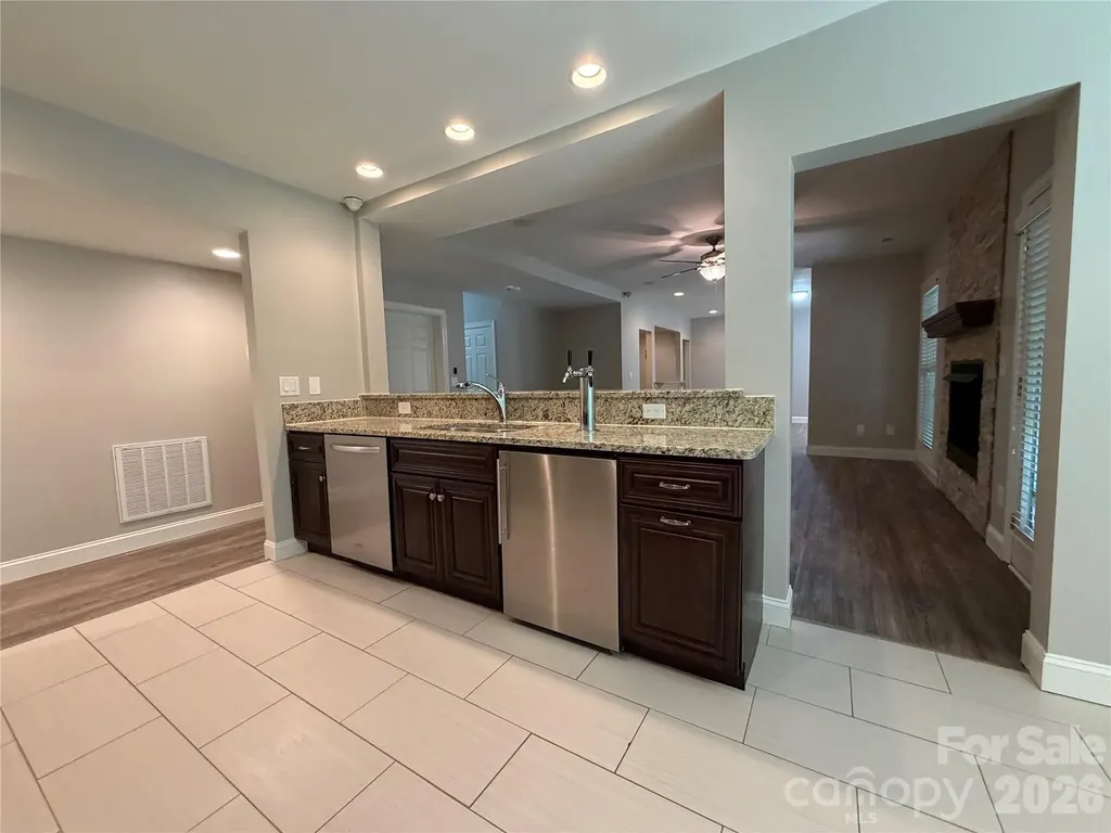 1332 Bershire Lane Charlotte NC 28262