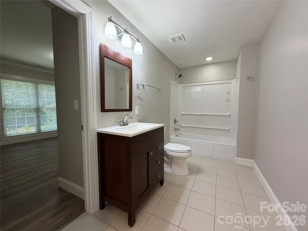 1332 Bershire Lane Charlotte NC 28262