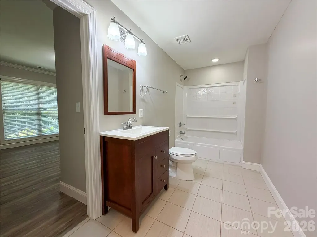1332 Bershire Lane Charlotte NC 28262