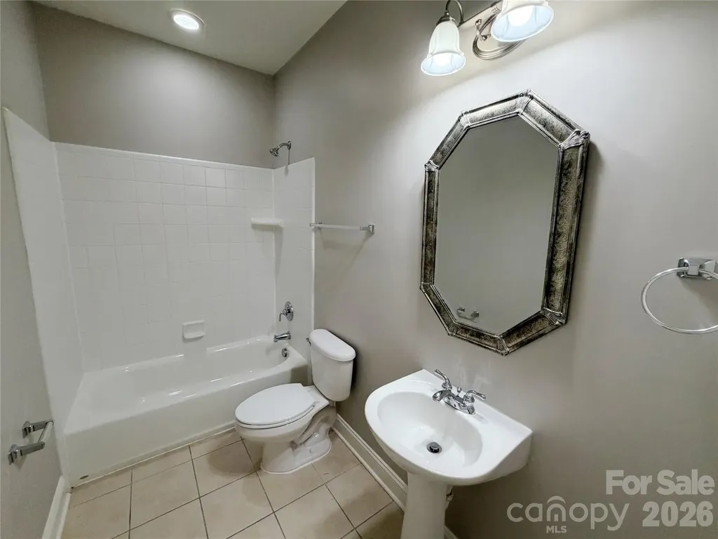 1332 Bershire Lane Charlotte NC 28262